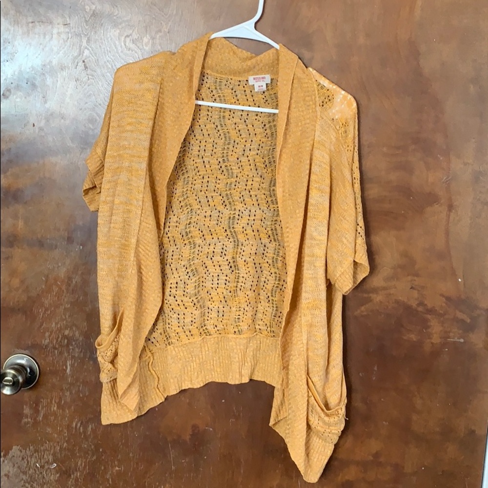 Short sleeved cardigan